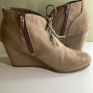 Dress booties